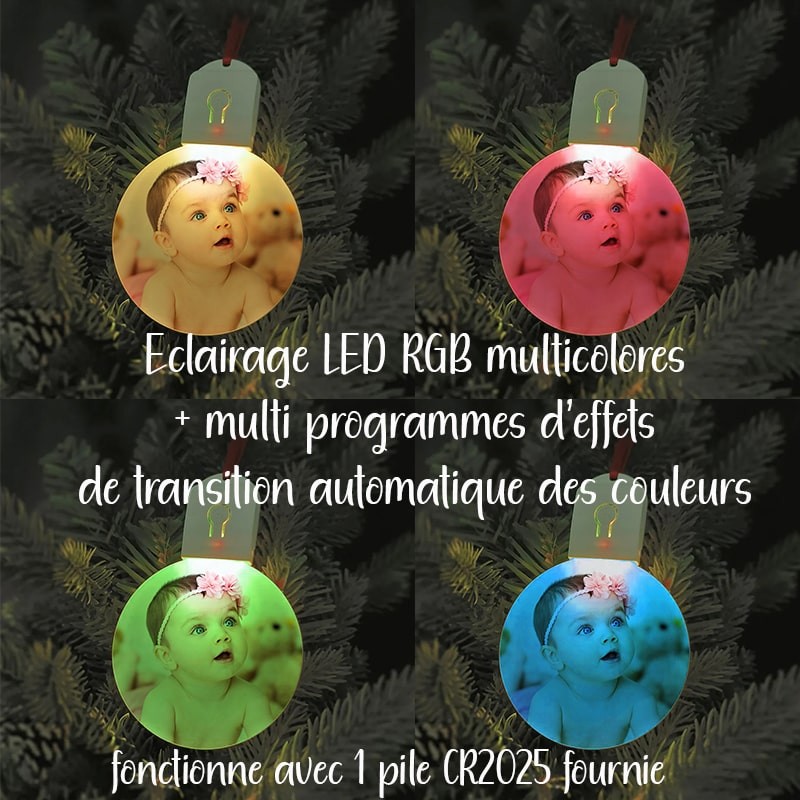 Boule de Noël personnalisée en acrylique avec éclairage LED RGB réalisé sur place en - de 30 minutes